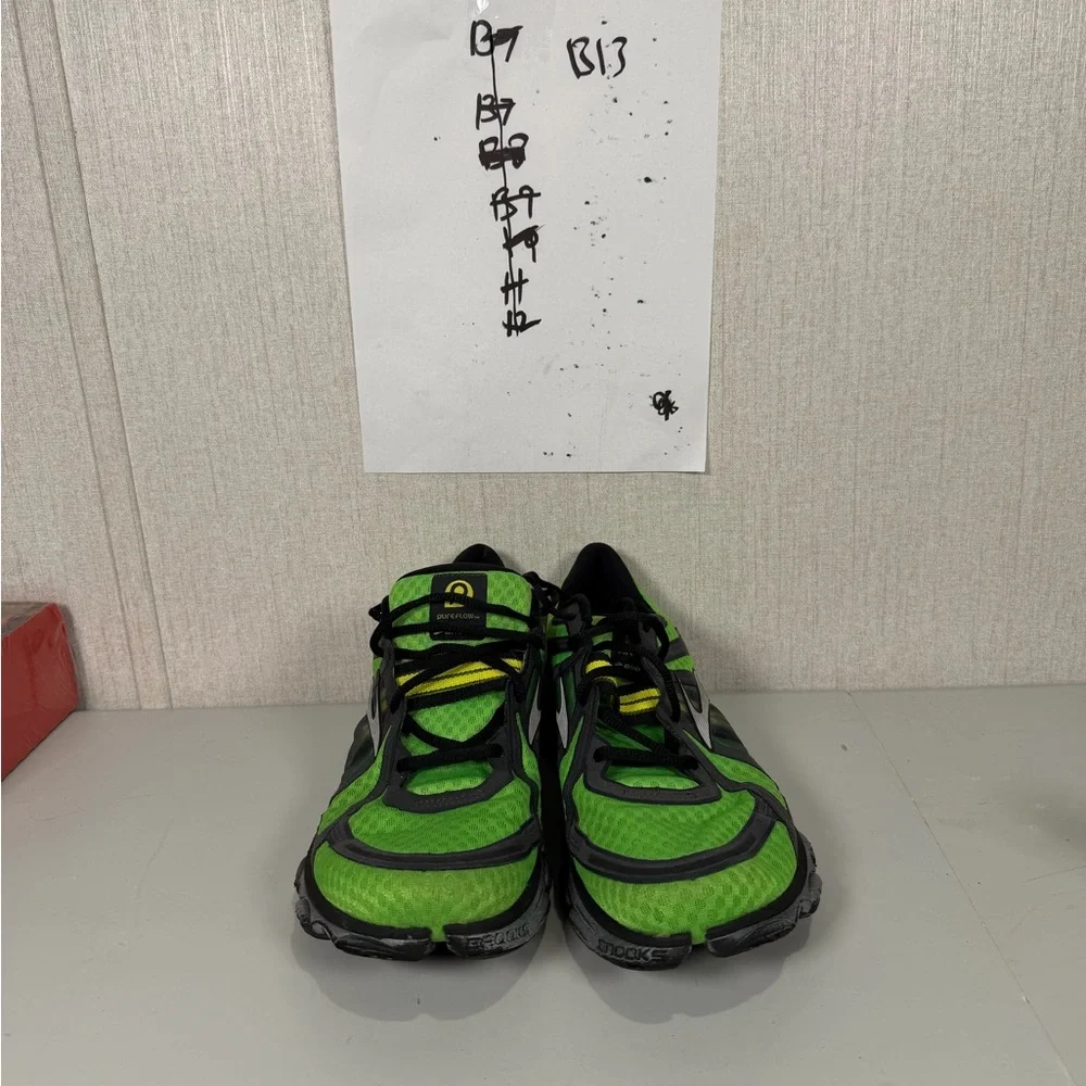 Brooks Trail Shoes, Racing Flats, and Barefoot-Style Shoes Men Size 11‎